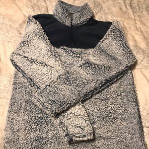 Boy friend zip pull over fleece never worn